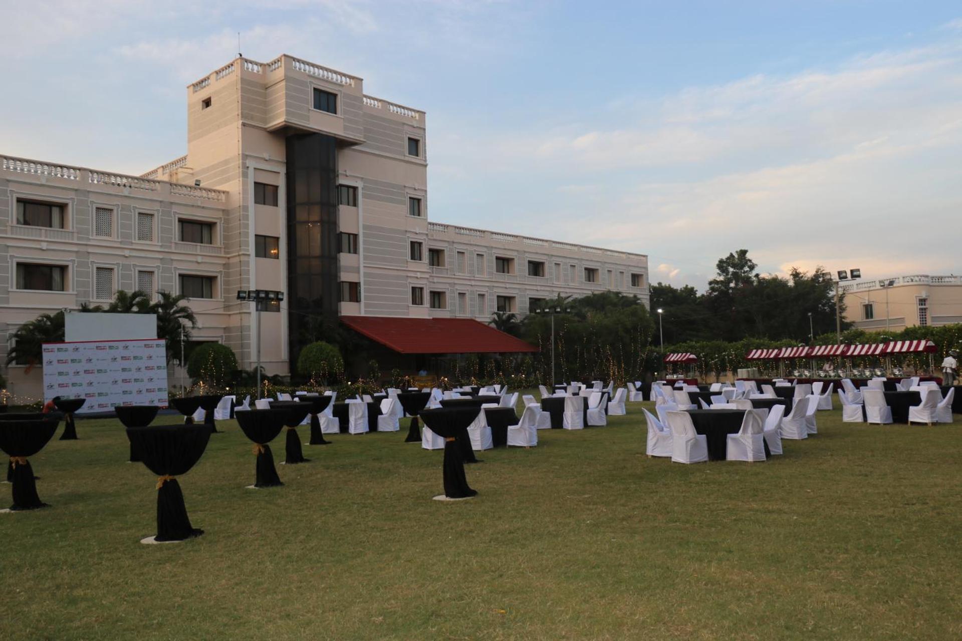 Hotel Jenneys Residency Coimbatore Exterior foto